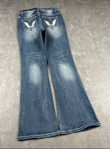 woman vintage bootcut jeans